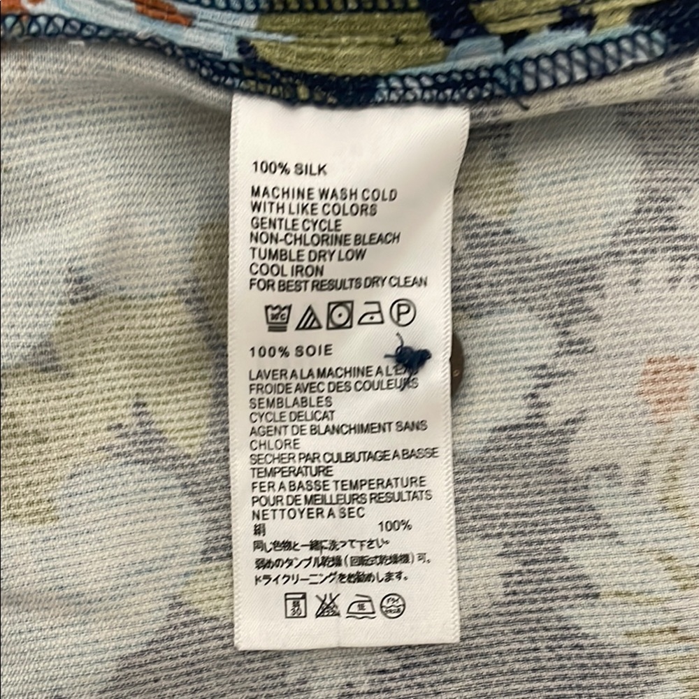 New Tommy Bahama Navy Floral Shirt - Picture 4 of 4